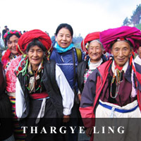 photo of Genyen Jamyangling with local women of ThargyeLing, Yunan
